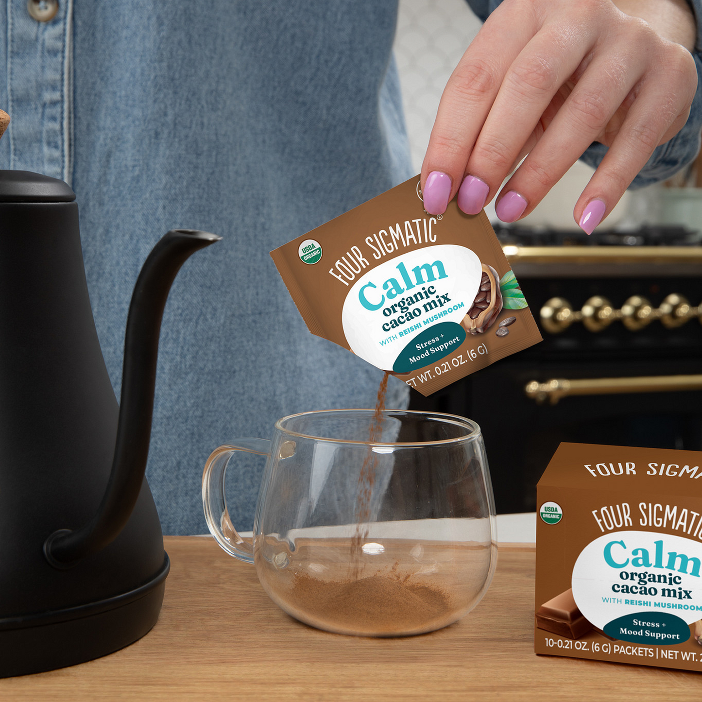 calm-cacao-packets-l1 calm-cocoa-ss-lifestyle-2026_1.png