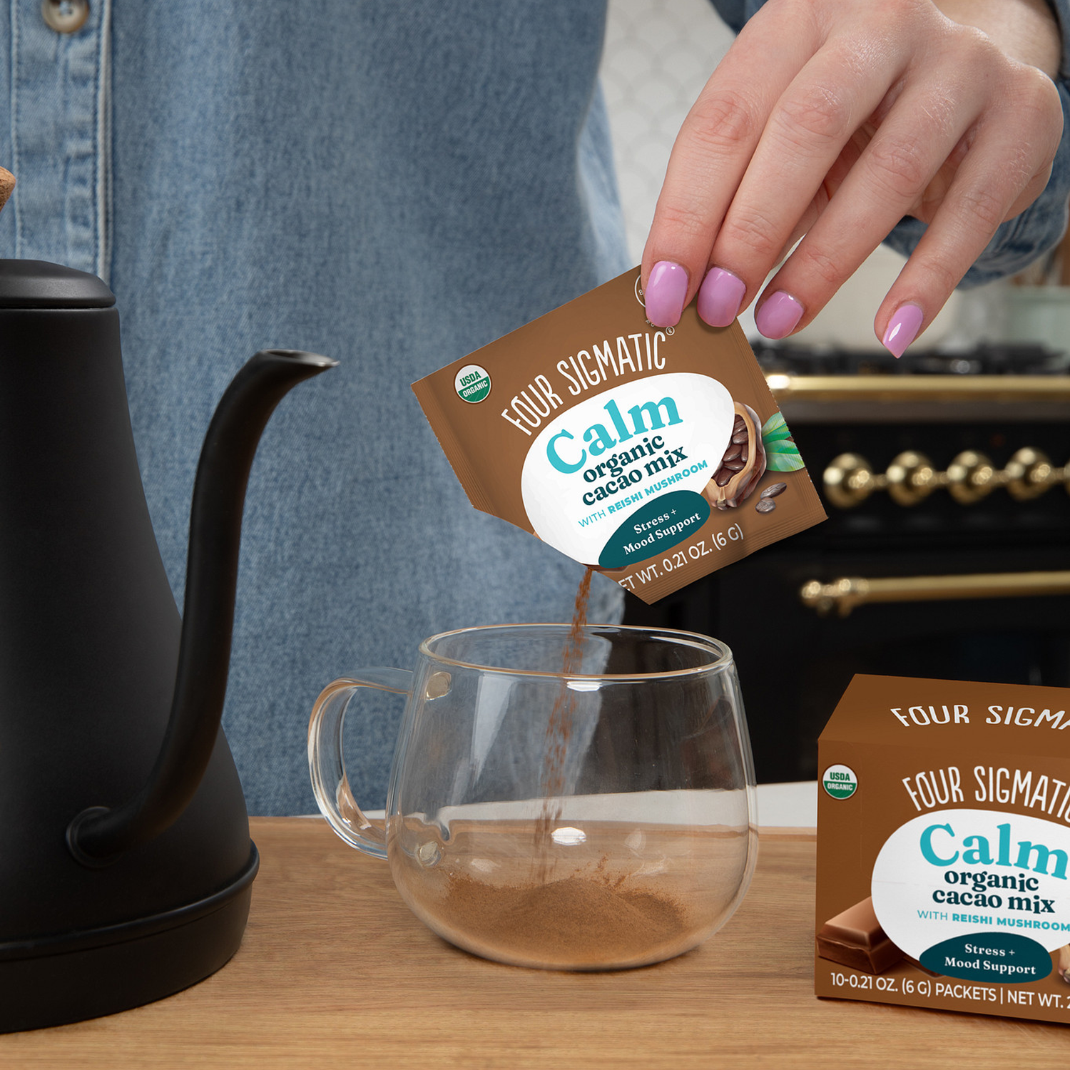 calm-cacao-packets-l1 calm-cocoa-ss-lifestyle-2026_1.png