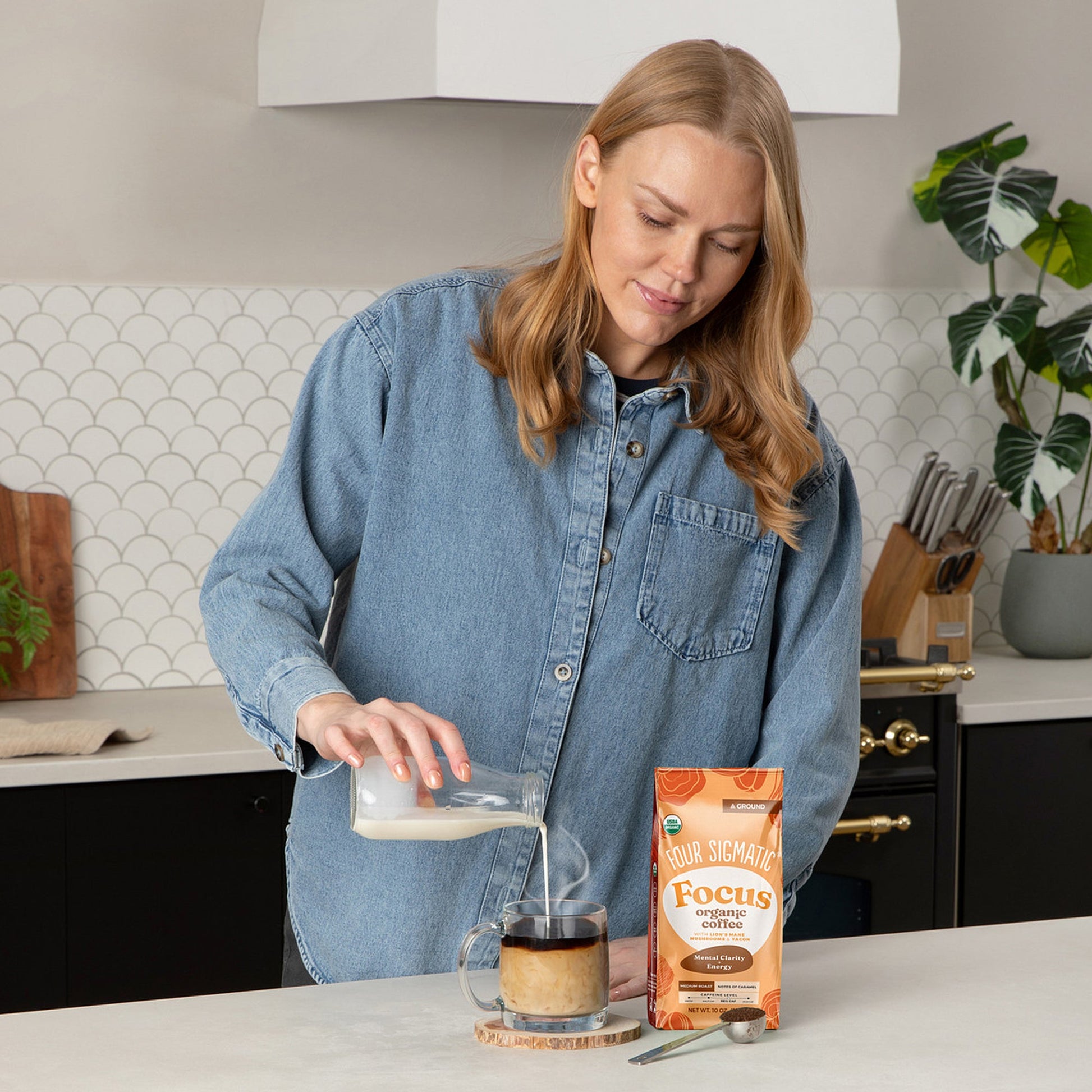 focus-ground-coffee-medium-u0 focus-ground-medium-lifestyle2.jpg